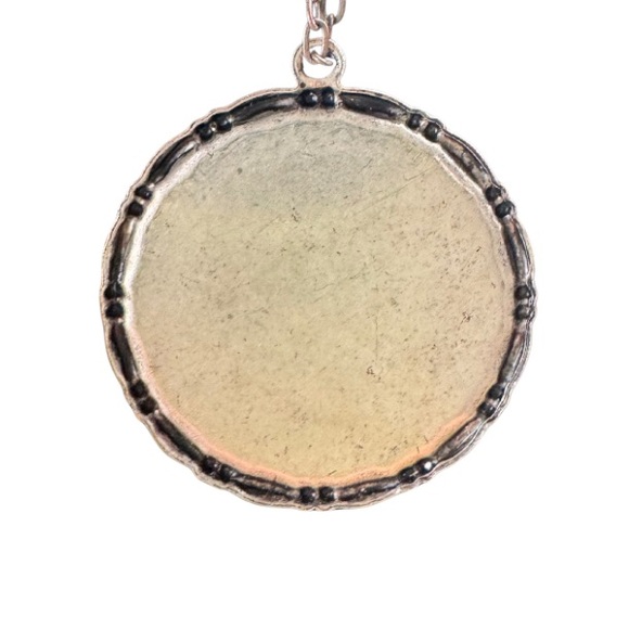 Stunning Abalone Flower Necklace - Picture 3 of 3